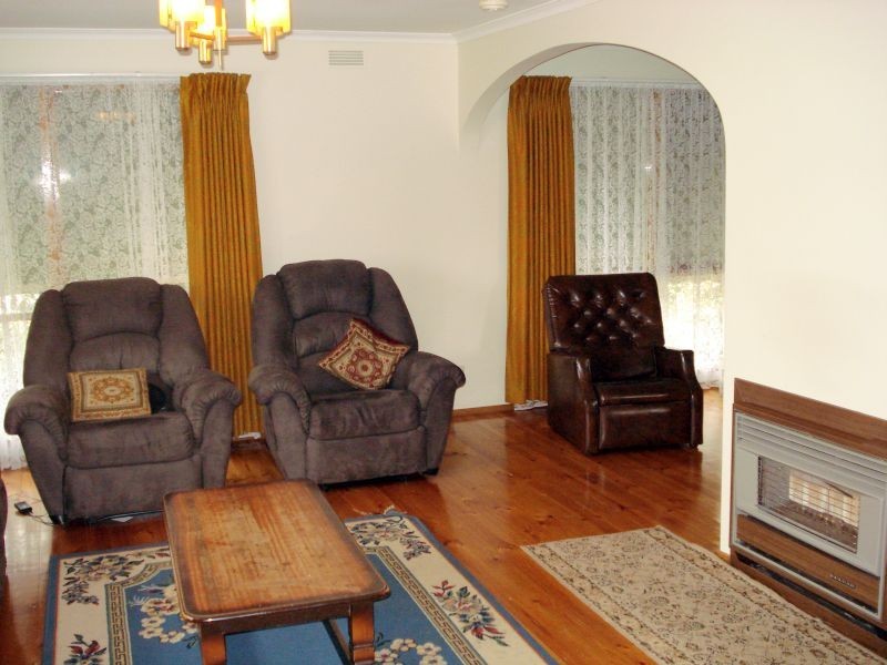 74 Grandview Grove, Wendouree VIC 3355