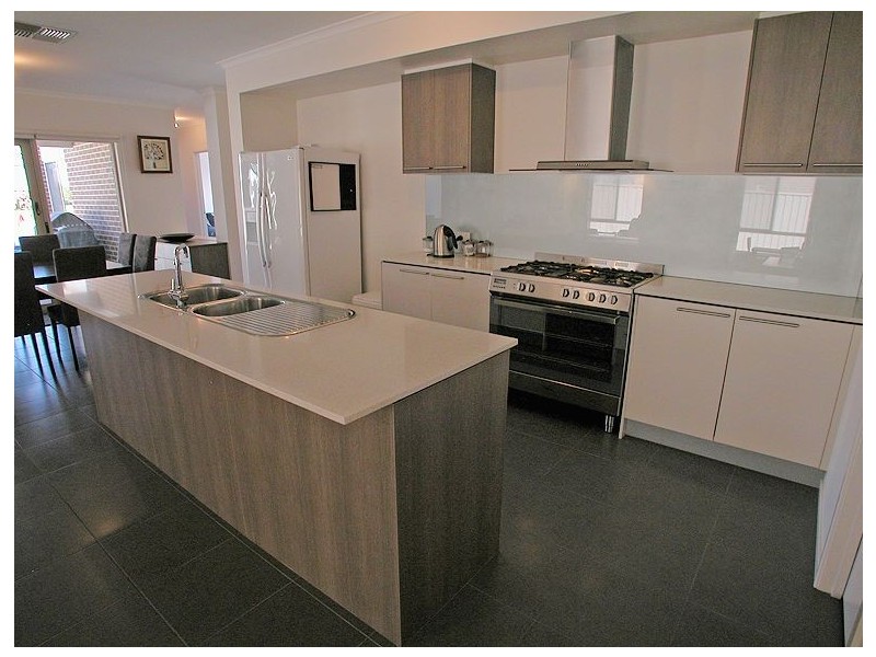 17 Canadian Crescent, Canadian VIC 3350