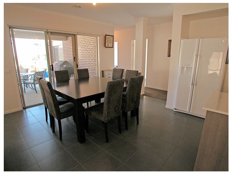 17 Canadian Crescent, Canadian VIC 3350