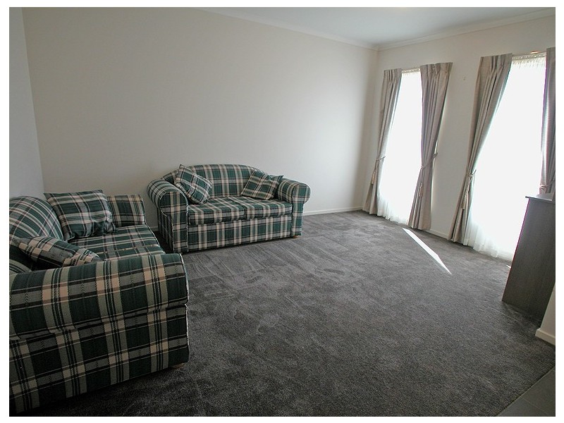 17 Canadian Crescent, Canadian VIC 3350