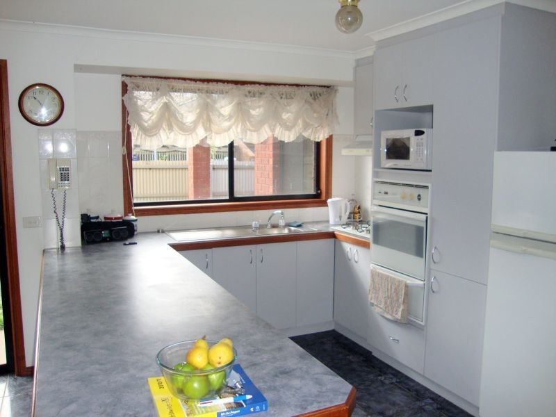 44 Langestaffe Drive, Wendouree VIC 3355