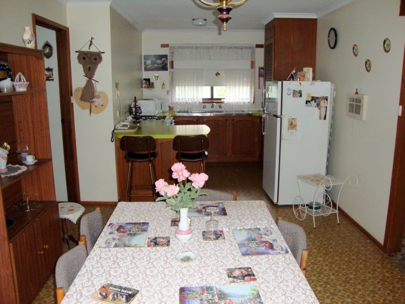 5 Stuart Court, Canadian VIC 3350