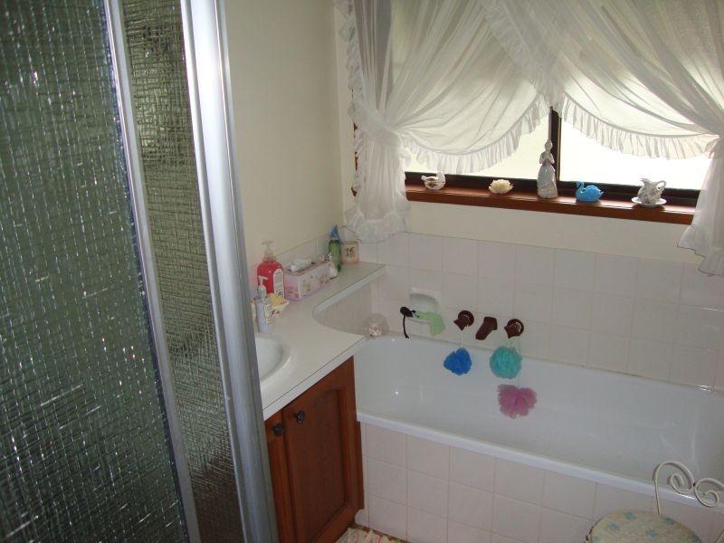 5 Stuart Court, Canadian VIC 3350