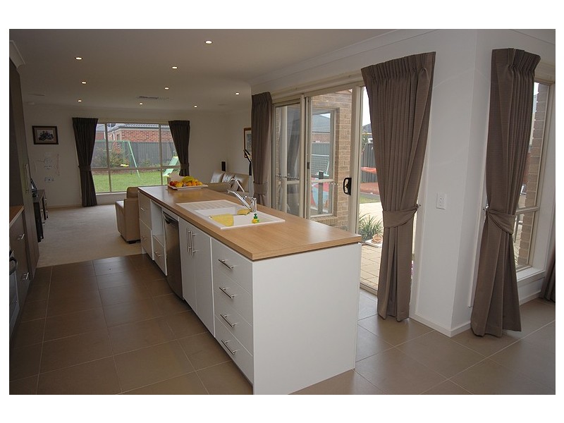 103 Alfredton Drive, Alfredton VIC 3350