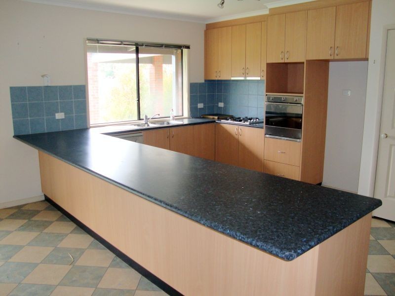 41 Erin Court, Wallace VIC 3352