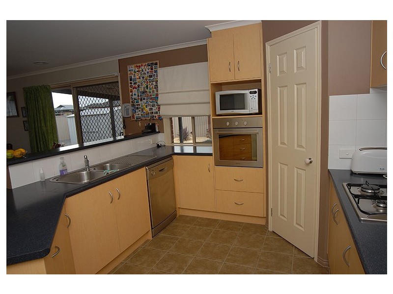 6 Barton Close, Delacombe VIC 3356