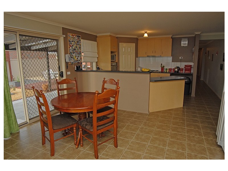 6 Barton Close, Delacombe VIC 3356