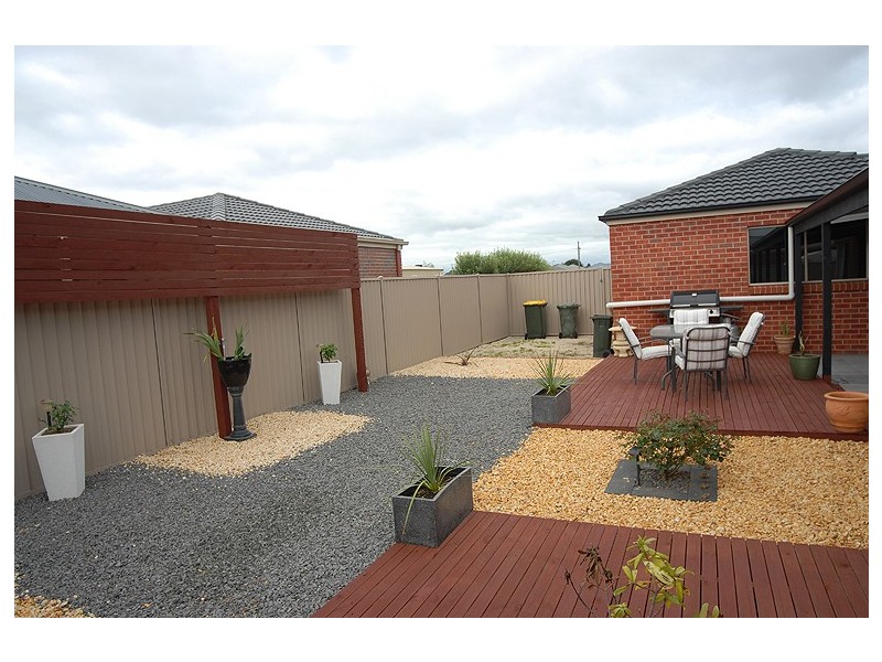 6 Barton Close, Delacombe VIC 3356