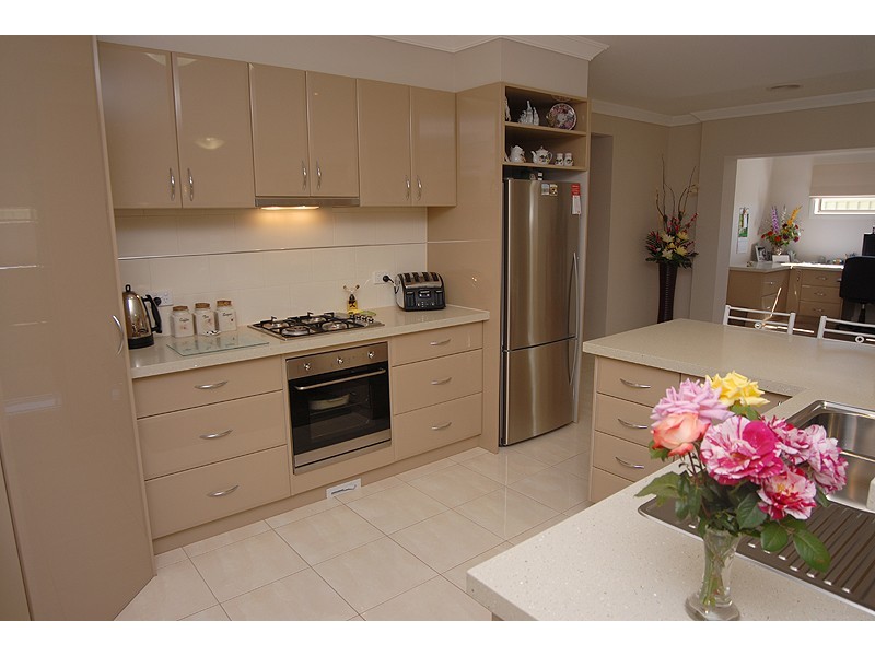 15 Waterford Drive, Miners Rest VIC 3352