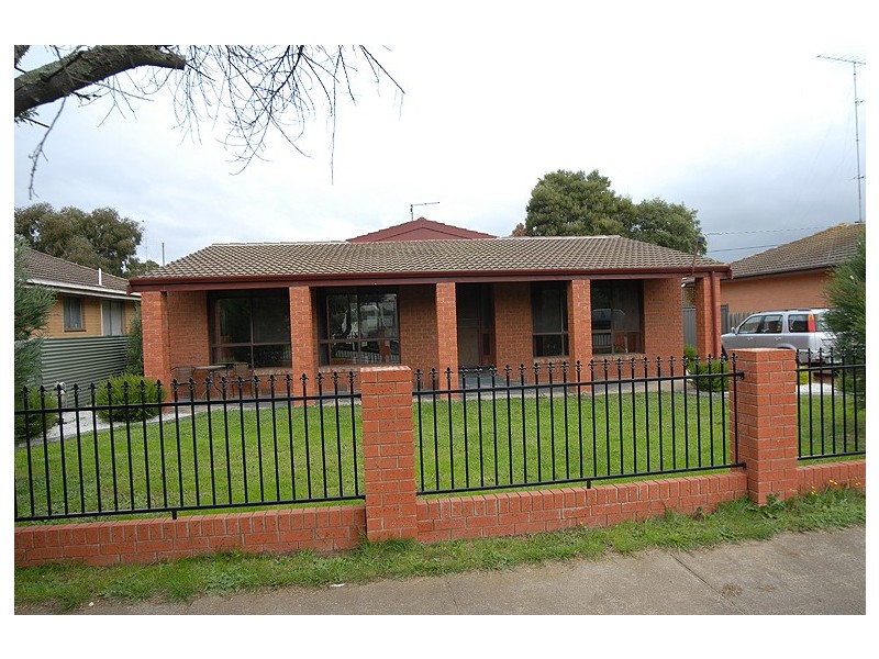 9 Whitelaw Avenue, Delacombe VIC 3356