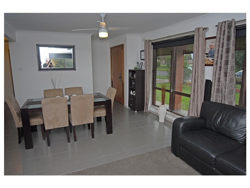 9 Whitelaw Avenue, Delacombe VIC 3356