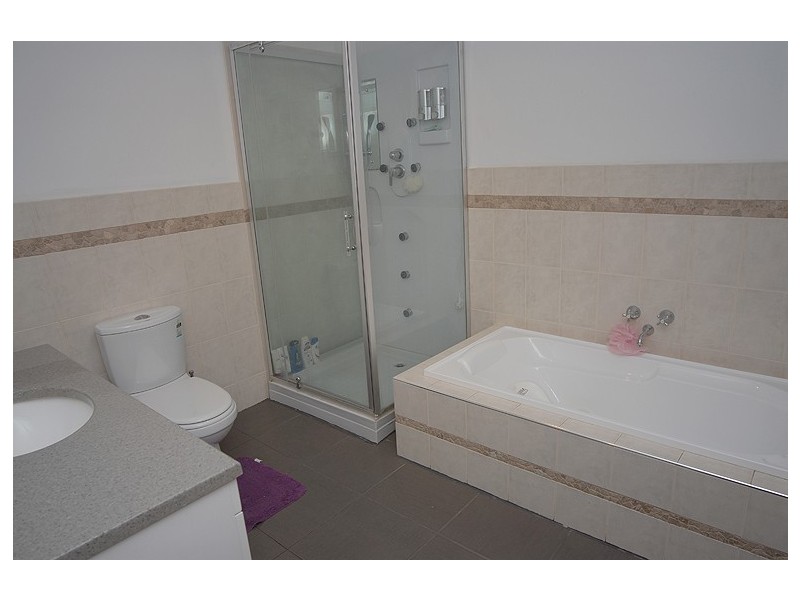 9 Whitelaw Avenue, Delacombe VIC 3356