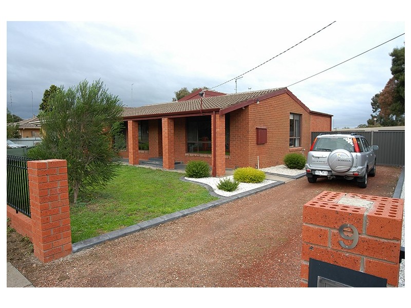 9 Whitelaw Avenue, Delacombe VIC 3356