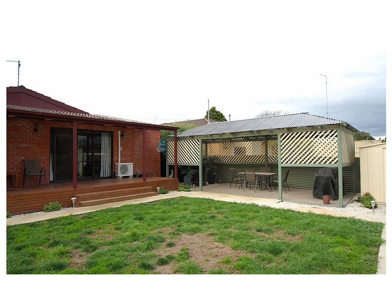 9 Whitelaw Avenue, Delacombe VIC 3356