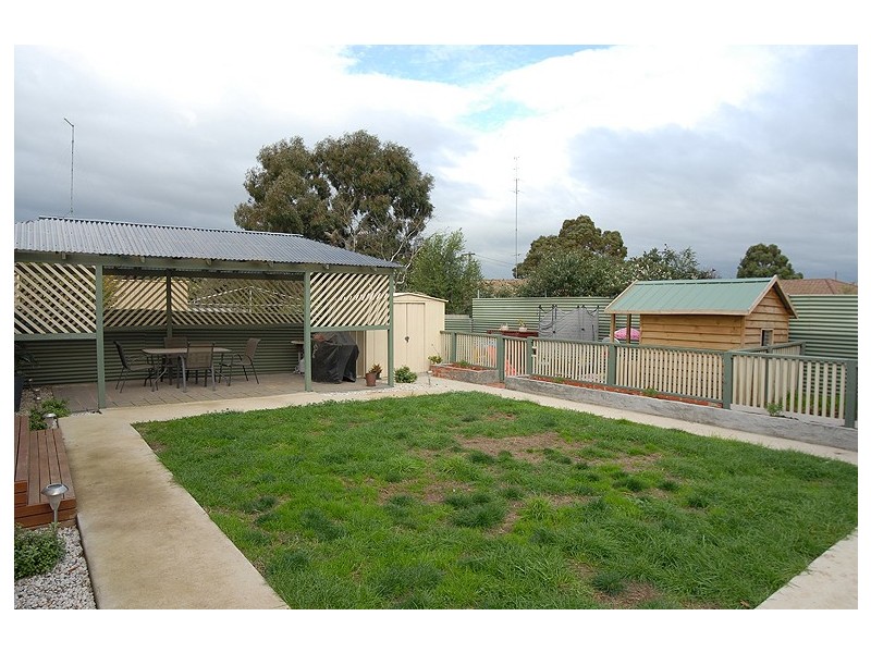 9 Whitelaw Avenue, Delacombe VIC 3356