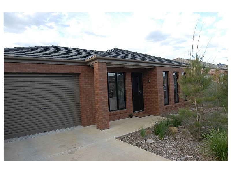 30 Ashwood Gardens Drive, Mitchell Park VIC 3352