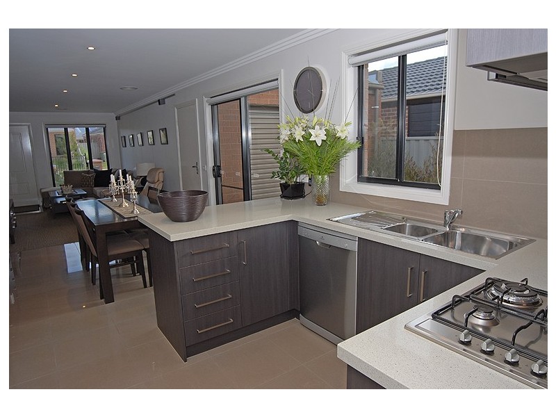 30 Ashwood Gardens Drive, Mitchell Park VIC 3352