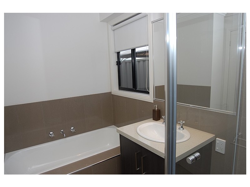 30 Ashwood Gardens Drive, Mitchell Park VIC 3352