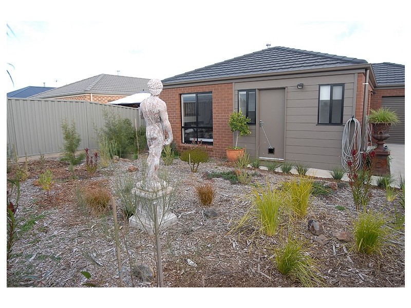 30 Ashwood Gardens Drive, Mitchell Park VIC 3352