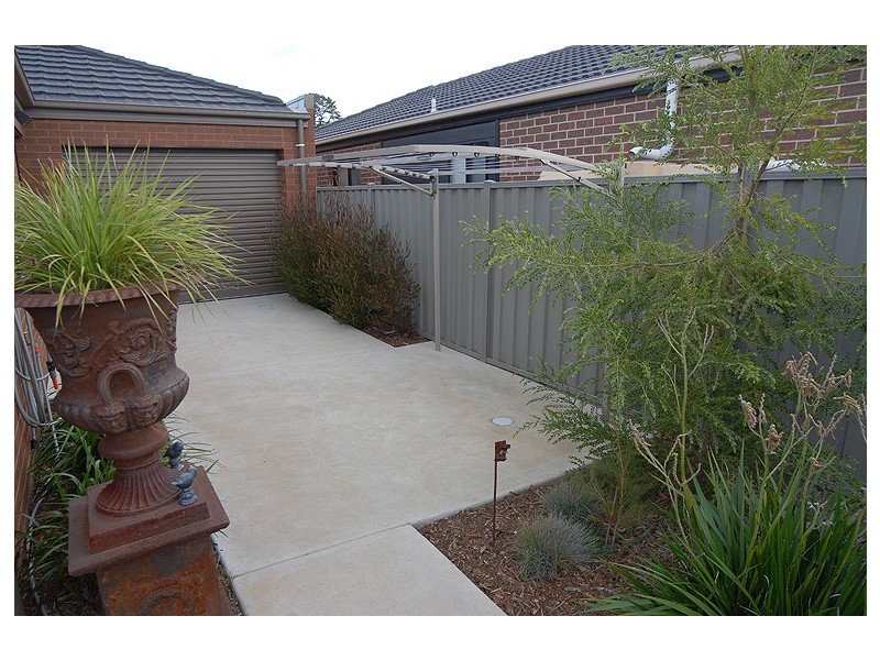 30 Ashwood Gardens Drive, Mitchell Park VIC 3352