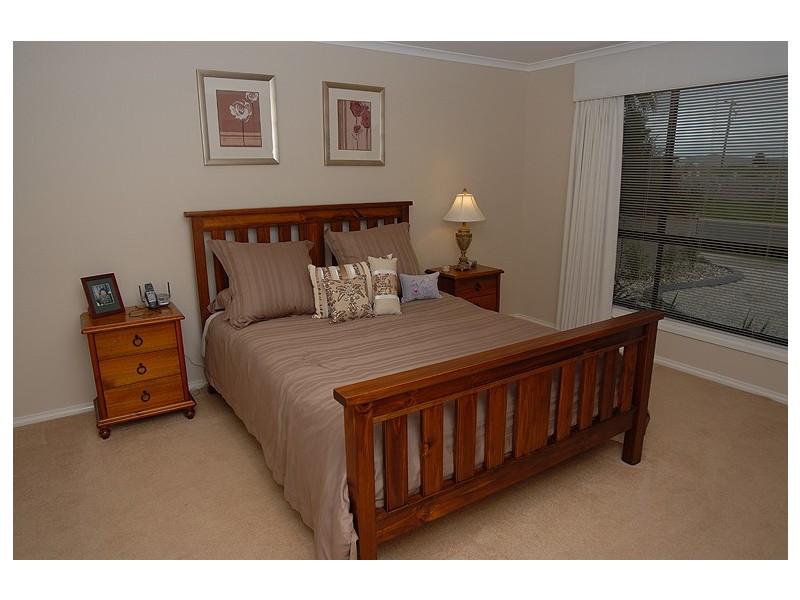 233 Whitelaw Avenue, Delacombe VIC 3356