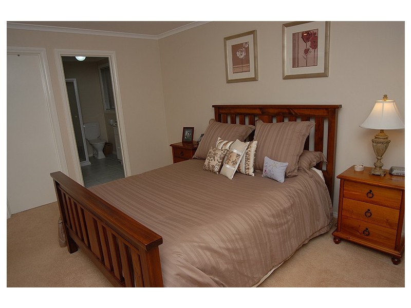 233 Whitelaw Avenue, Delacombe VIC 3356