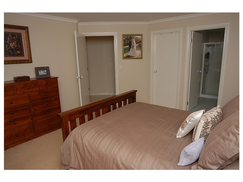 233 Whitelaw Avenue, Delacombe VIC 3356