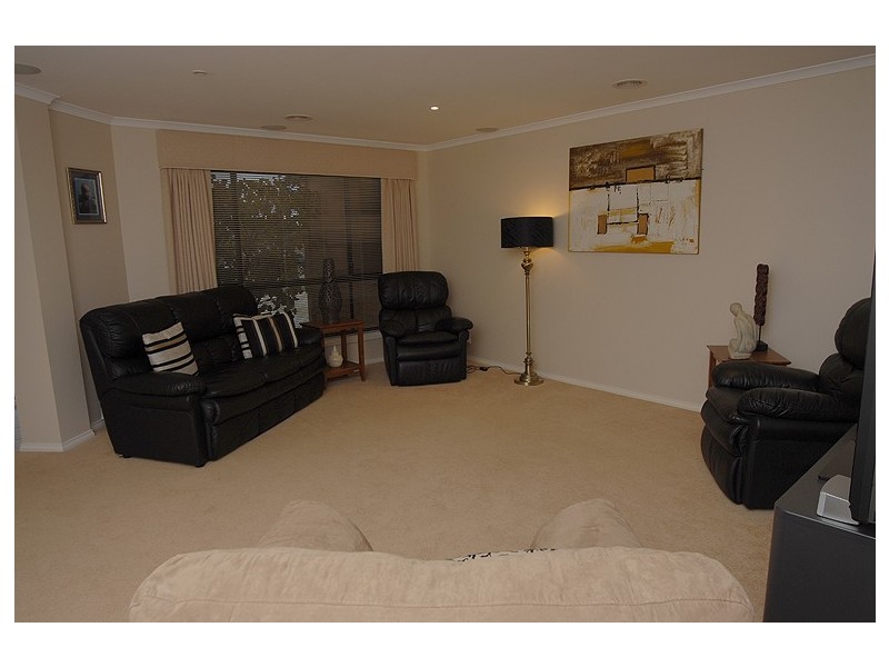 233 Whitelaw Avenue, Delacombe VIC 3356