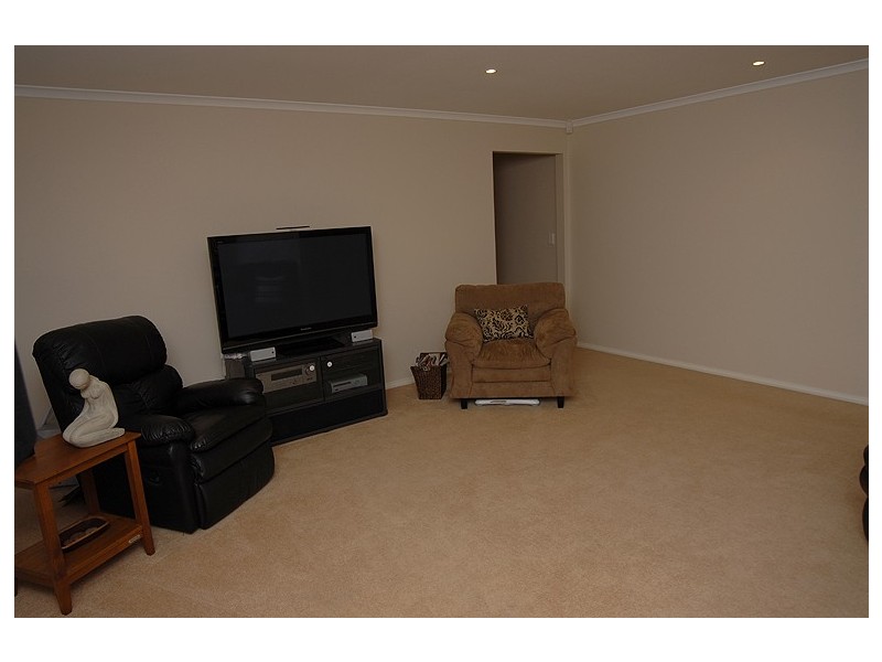 233 Whitelaw Avenue, Delacombe VIC 3356