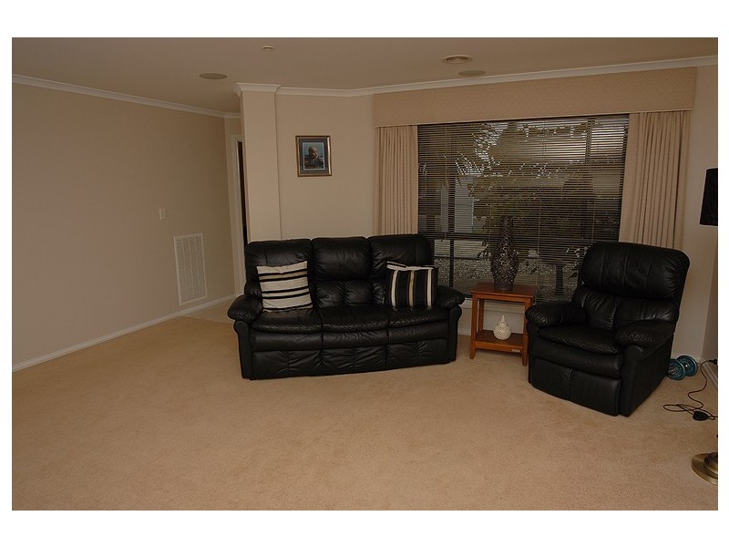 233 Whitelaw Avenue, Delacombe VIC 3356