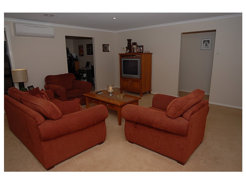 233 Whitelaw Avenue, Delacombe VIC 3356