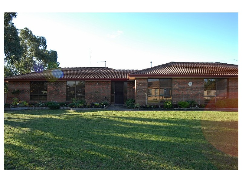 14 Sidbury Avenue, Wendouree VIC 3355
