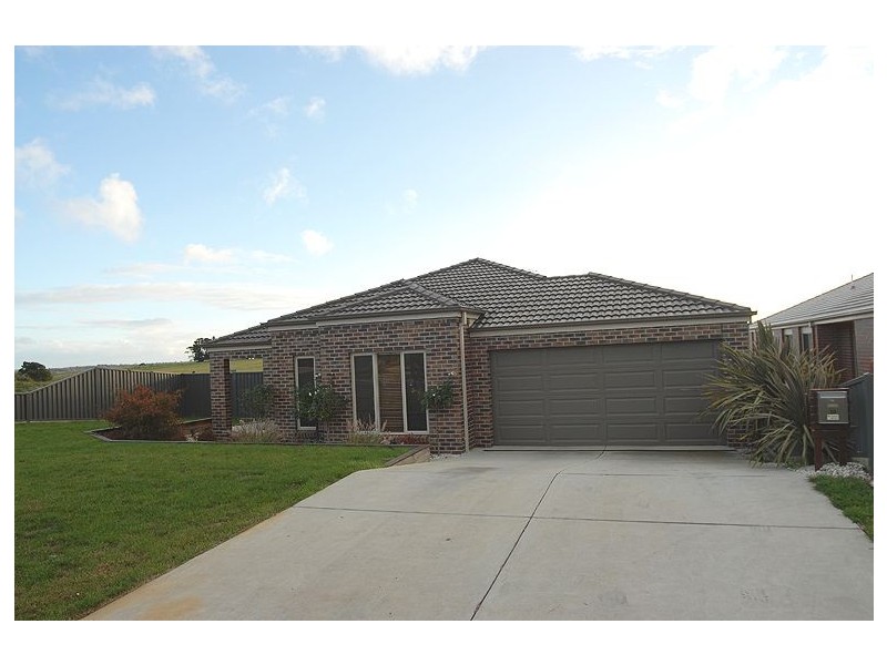 19 Chilton Close, Delacombe VIC 3356