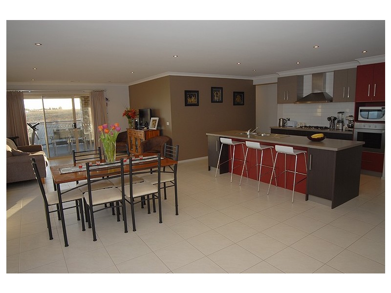 19 Chilton Close, Delacombe VIC 3356