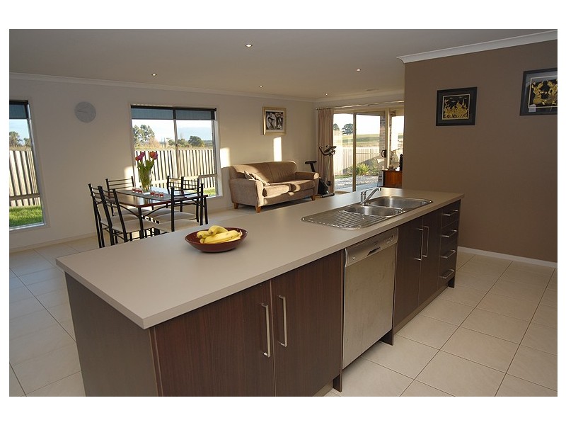 19 Chilton Close, Delacombe VIC 3356