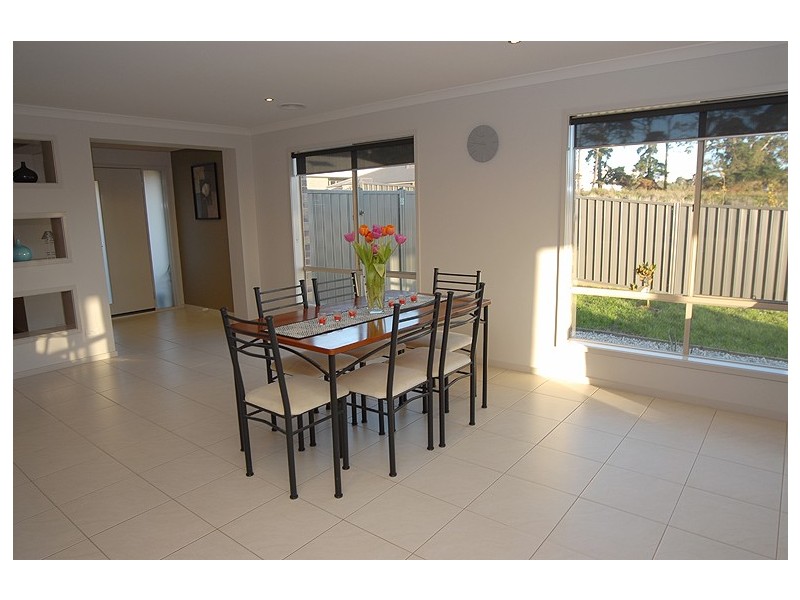 19 Chilton Close, Delacombe VIC 3356