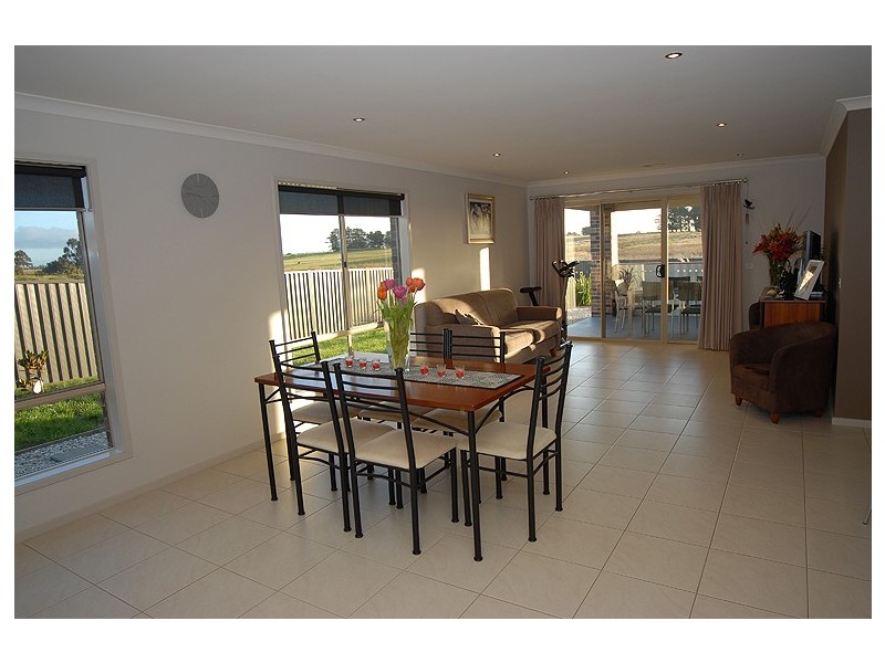 19 Chilton Close, Delacombe VIC 3356