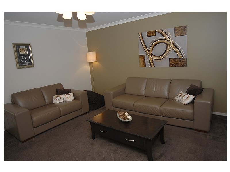 19 Chilton Close, Delacombe VIC 3356