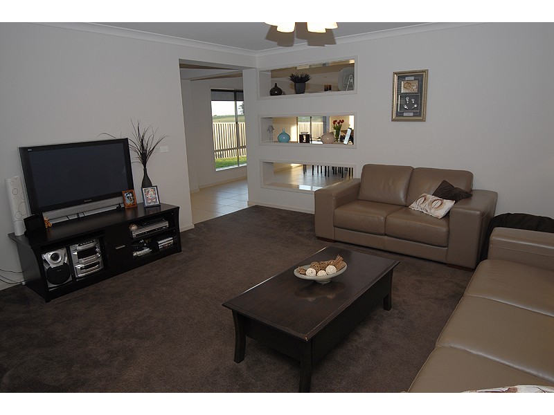 19 Chilton Close, Delacombe VIC 3356