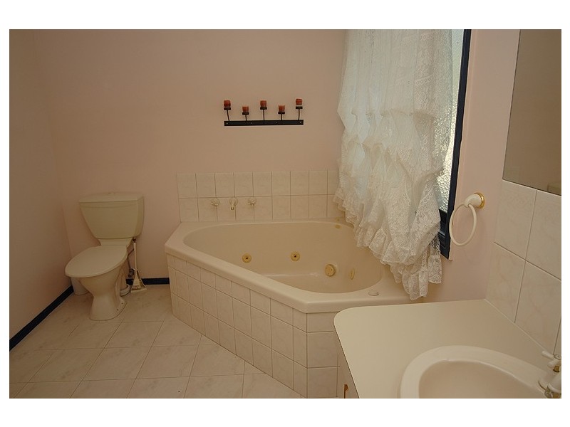 35 Darriwell Drive, Mount Helen VIC 3350