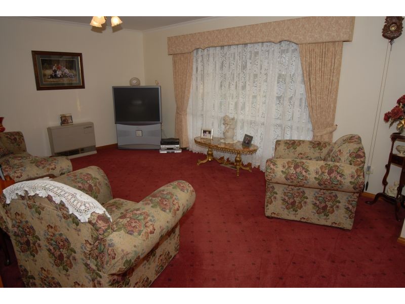 9 Burr Street, Miners Rest VIC 3352