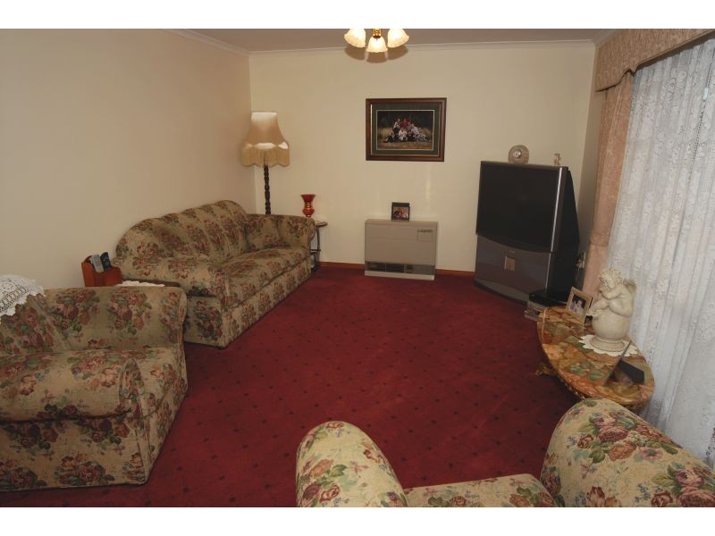 9 Burr Street, Miners Rest VIC 3352