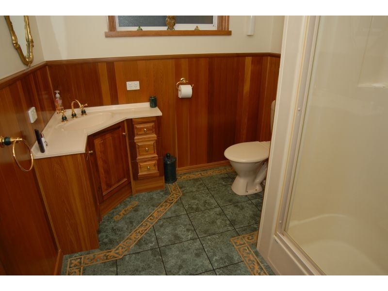9 Burr Street, Miners Rest VIC 3352