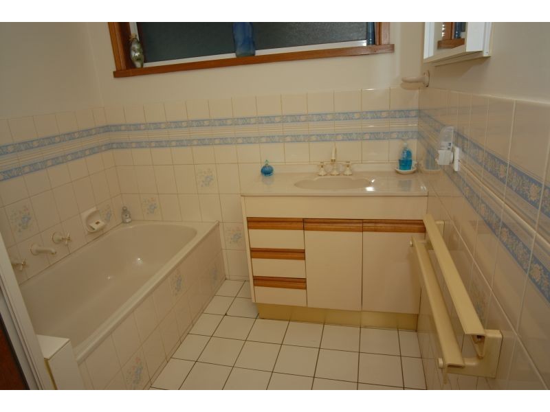 9 Burr Street, Miners Rest VIC 3352