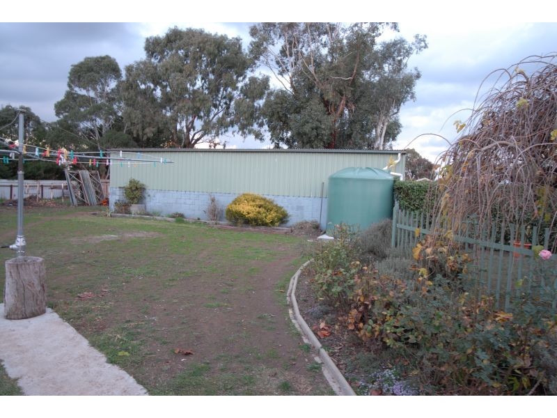 9 Burr Street, Miners Rest VIC 3352