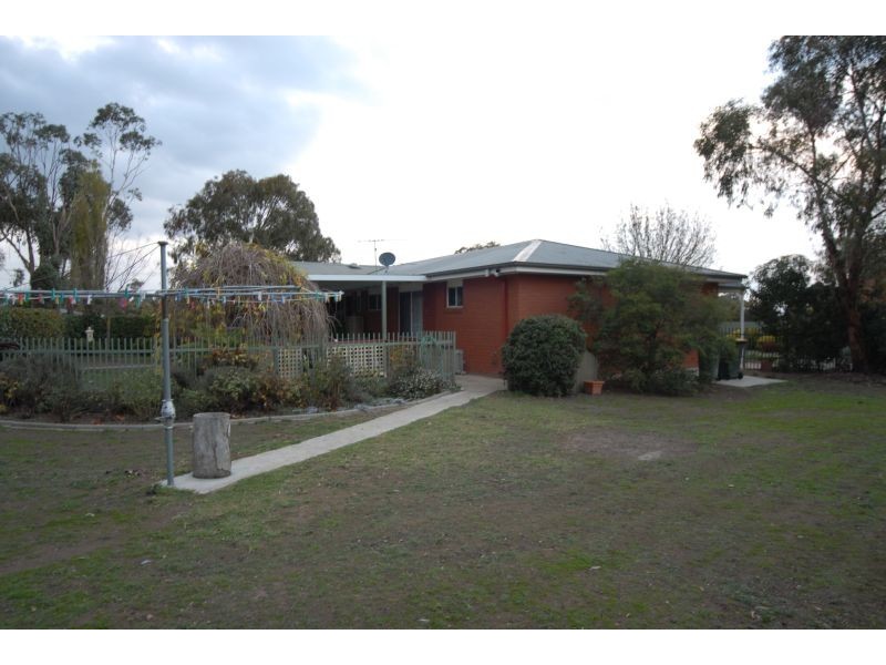 9 Burr Street, Miners Rest VIC 3352