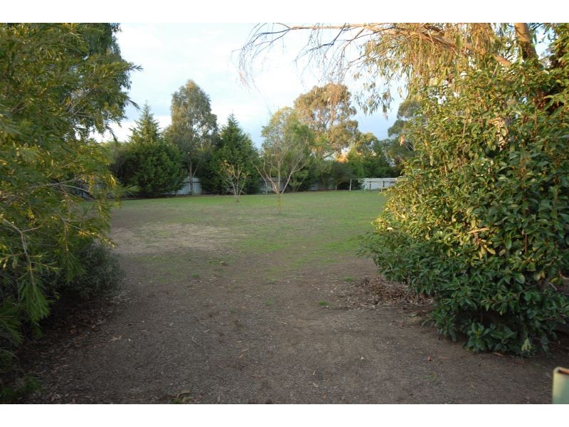 9 Burr Street, Miners Rest VIC 3352