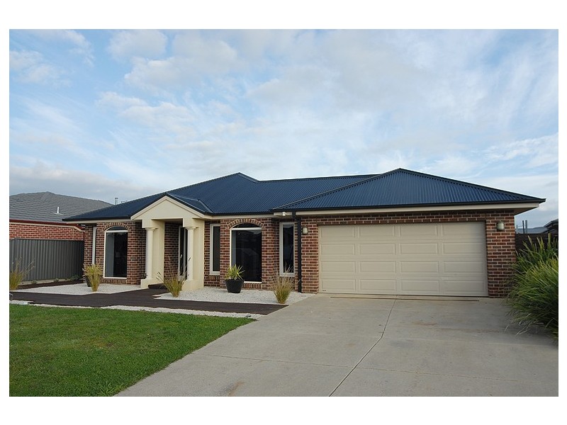 4 Suffolk Court, Alfredton VIC 3350