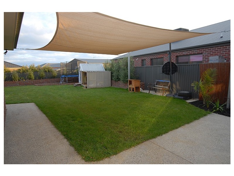 4 Suffolk Court, Alfredton VIC 3350