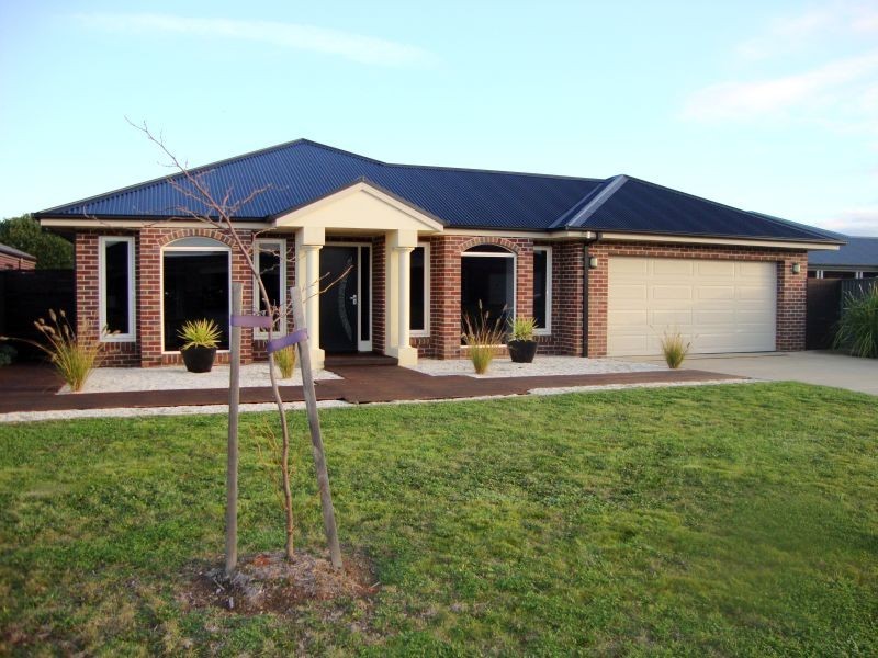 4 Suffolk Court, Alfredton VIC 3350